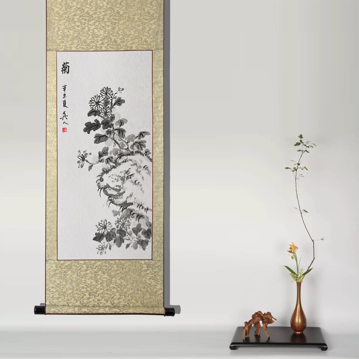 掛け軸 中国画掛軸 『菊』四尺四 四季花鳥画 で伝統と時価が融合 収藏級の国粹芸術で 開運の風水畫 全年中に懸り付けたいていい床間デコレーションの佳作